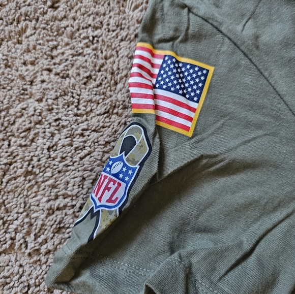 New Nike NY Giants Salute To Service T-Shirt Saquon Barkley #26 Mens Size Medium - Picture 2 of 4